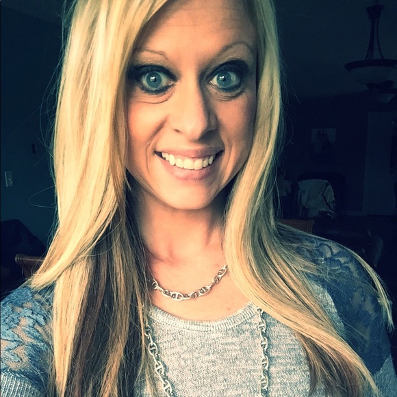 Meet your Posher, Megan - Picture 1 of 1